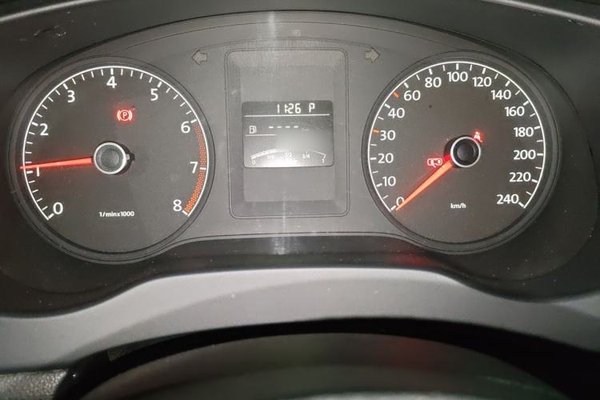 Volkswagen Sagitar 2014, 60000 км, за 7202 USD