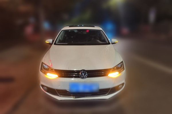 Volkswagen Sagitar 2014, 184700 км, за 4214 USD