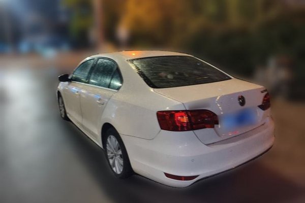 Volkswagen Sagitar 2014, 184700 км, за 4214 USD