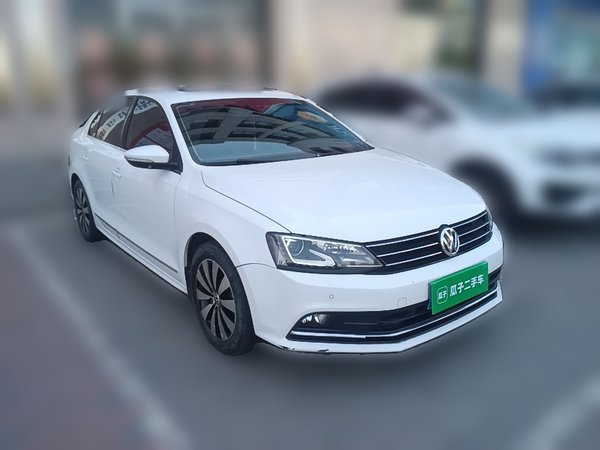 Volkswagen Sagitar 2015, 142700 км, за 6237 USD