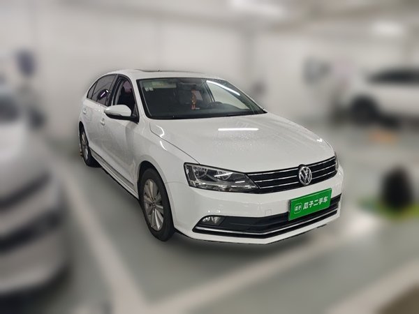 Volkswagen Sagitar 2015, 72700 км, за 6057 USD