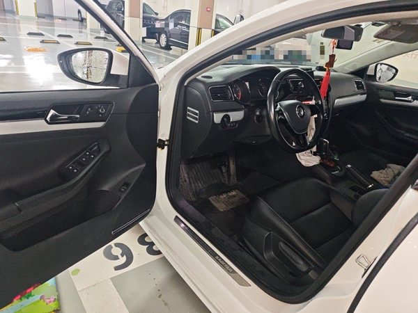 Volkswagen Sagitar 2015, 72700 км, за 6057 USD - фото 17