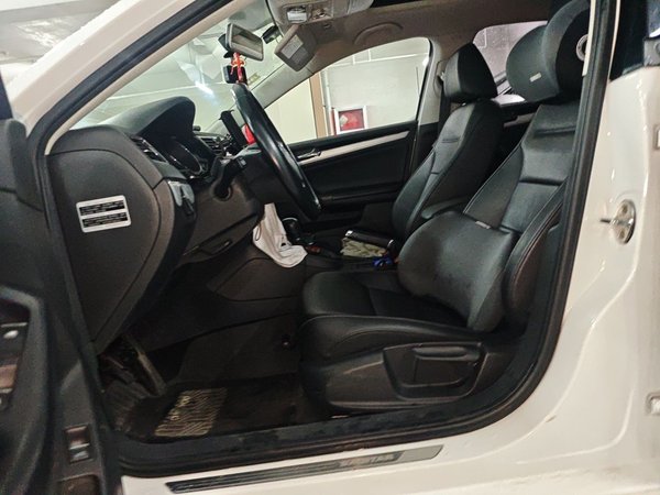 Volkswagen Sagitar 2015, 72700 км, за 6057 USD - фото 16