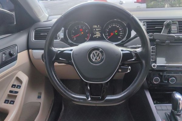Volkswagen Sagitar 2015, 99700 км, за 5358 USD - фото 11
