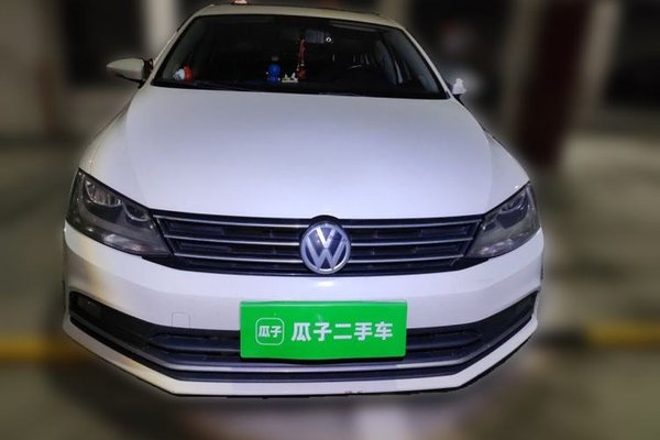 Volkswagen Sagitar 2015, 151300 км, за 4020 USD