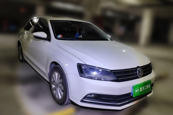 Volkswagen Sagitar 2015, 151300 км, за 4020 USD
