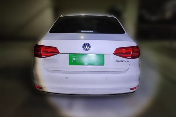 Volkswagen Sagitar 2015, 151300 км, за 4020 USD