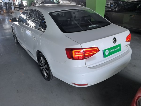 Volkswagen Sagitar 2017, 127500 км, за 7492 USD