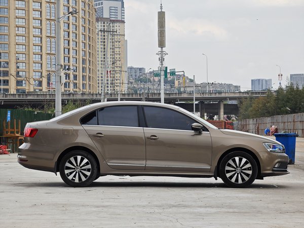Volkswagen Sagitar 2017, 134600 км, за 7736 USD