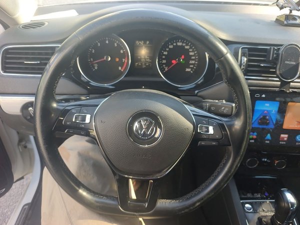Volkswagen Sagitar 2017, 105100 км, за 7759 USD - фото 9
