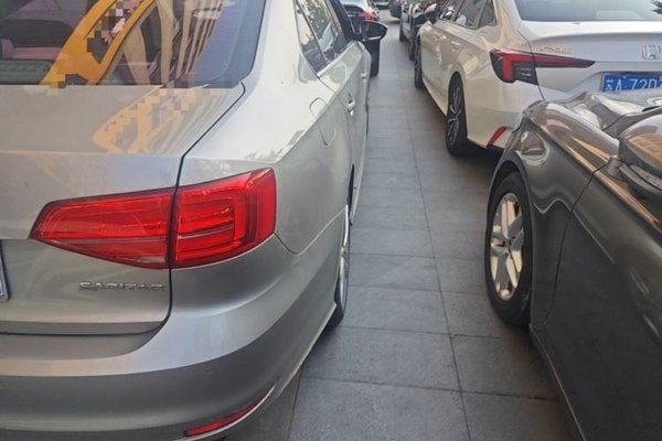 Volkswagen Sagitar 2018, 62900 км, за 8849 USD - фото 9