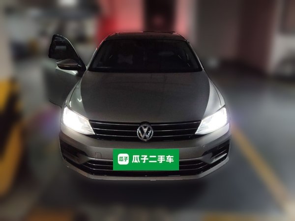 Volkswagen Sagitar 2018, 92300 км, за 8689 USD