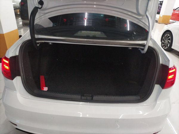 Volkswagen Sagitar 2018, 82600 км, за 8658 USD - фото 18