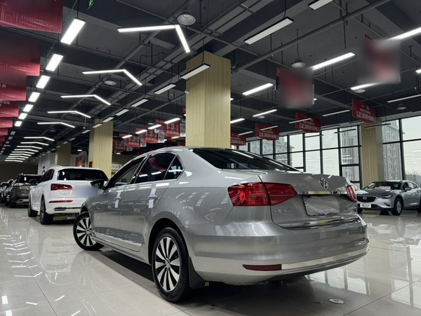 Volkswagen Sagitar 2018, 57400 км, за 9087 USD