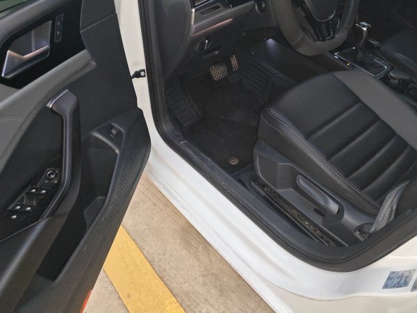 Volkswagen Sagitar 2019, 63200 км, за 9923 USD - фото 17