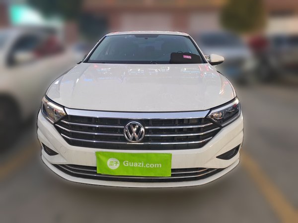 Volkswagen Sagitar 2019, 63200 км, за 9923 USD