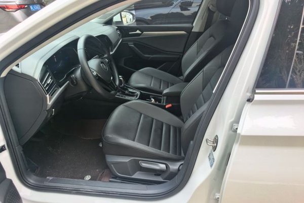 Volkswagen Sagitar 2021, 25400 км, за 11136 USD - фото 23