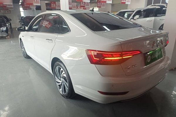 Volkswagen Sagitar 2021, 25400 км, за 11136 USD