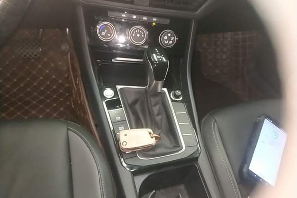 Volkswagen Sagitar 2021, 52500 км, за 12736 USD - фото 17