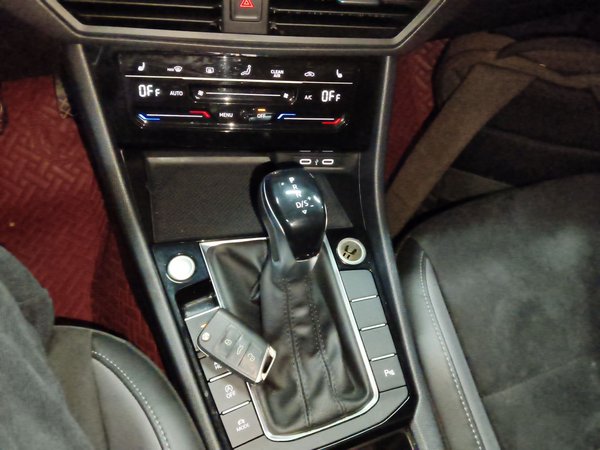 Volkswagen Sagitar 2022, 69400 км, за 14147 USD - фото 15