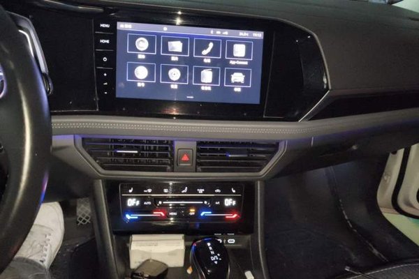 Volkswagen Sagitar 2022, 75300 км, за 11391 USD - фото 13