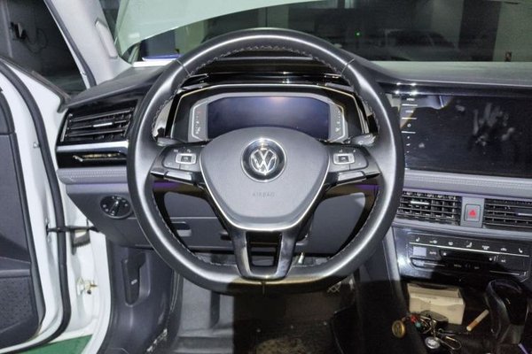 Volkswagen Sagitar 2022, 75300 км, за 11391 USD - фото 10