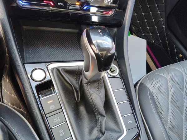 Volkswagen Sagitar 2023, 42100 км, за 12622 USD - фото 15