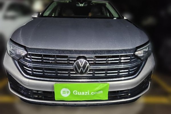 Volkswagen Sagitar 2023, 56800 км, за 13144 USD