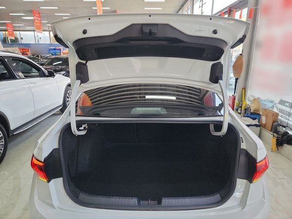 Volkswagen Sagitar 2023, 51700 км, за 14817 USD - фото 18