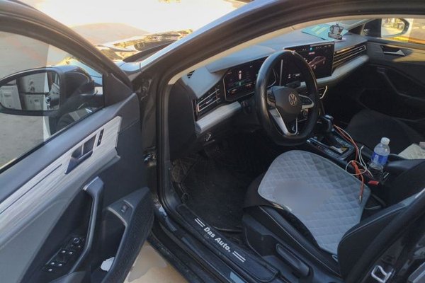 Volkswagen Sagitar 2023, 12600 км, за 13224 USD - фото 16