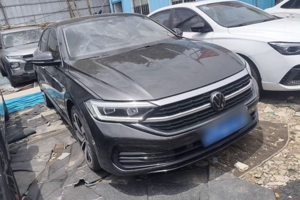 Volkswagen Sagitar 2023, 20600 км, за 15602 USD
