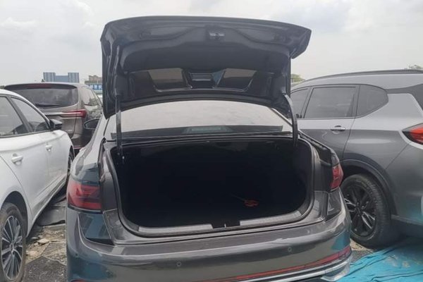 Volkswagen Sagitar 2023, 20600 км, за 15602 USD - фото 22