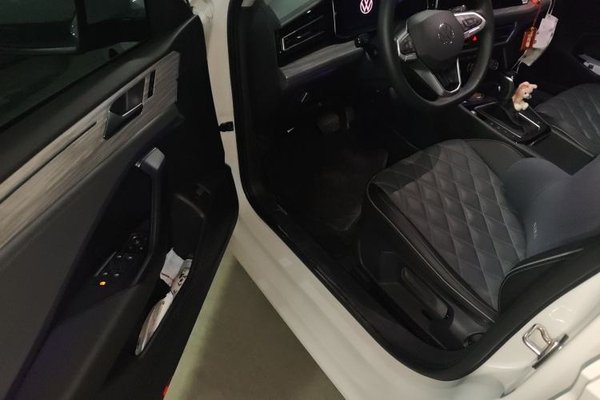 Volkswagen Sagitar 2023, 11700 км, за 16913 USD - фото 19