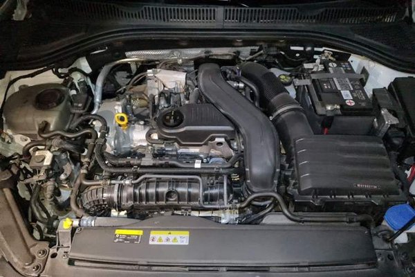 Volkswagen Sagitar 2023, 29900 км, за 12986 USD - фото 16