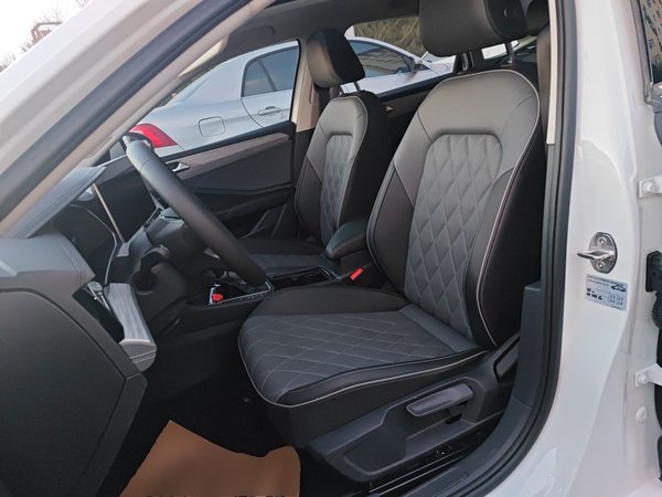 Volkswagen Sagitar 2025, 21700 км, за 15690 USD - фото 10