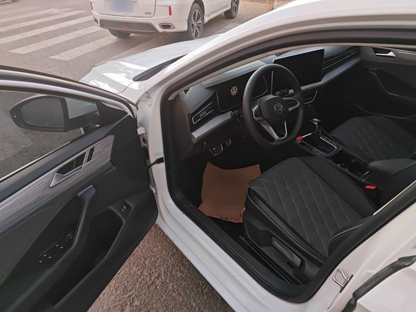 Volkswagen Sagitar 2025, 21700 км, за 15690 USD - фото 11