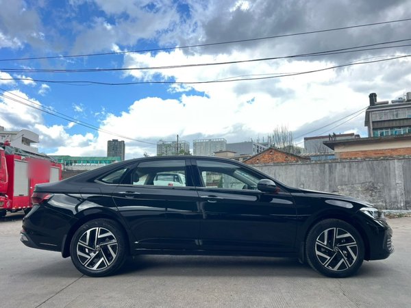 Volkswagen Sagitar 2026, 100 км, за 16978 USD