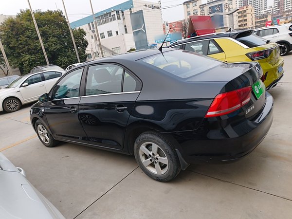 Volkswagen Santana 2015, 115300 км, за 5133 USD