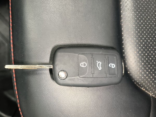 Volkswagen Santana 2015, 80500 км, за 4875 USD - фото 12