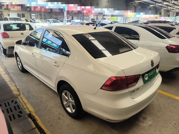 Volkswagen Santana 2015, 80500 км, за 4875 USD