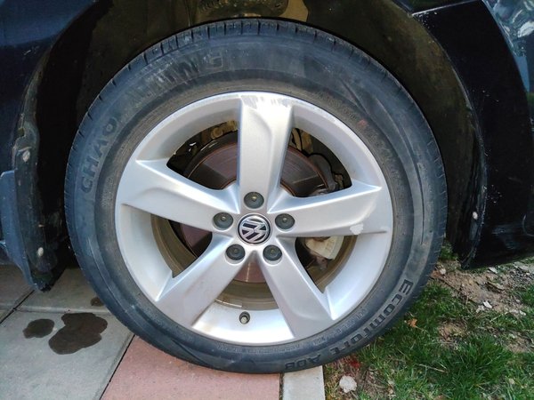 Volkswagen Santana 2015, 90500 км, за 3738 USD