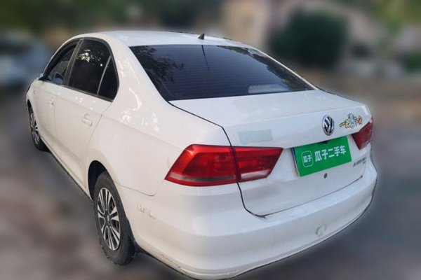 Volkswagen Santana 2015, 170900 км, за 3465 USD