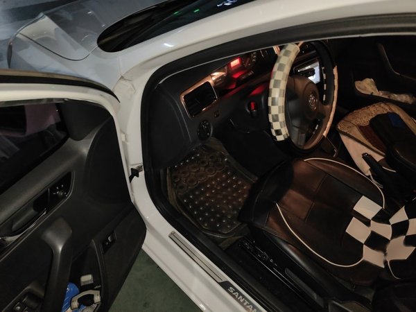 Volkswagen Santana 2015, 27700 км, за 5759 USD - фото 19