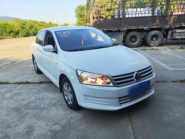 Volkswagen Santana 2015, 75500 км, за 4645 USD