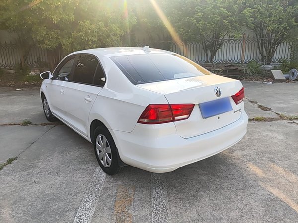 Volkswagen Santana 2015, 75500 км, за 4645 USD