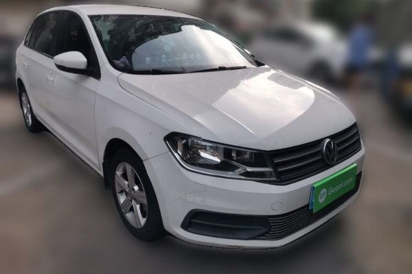 Volkswagen Santana 2015, 91199 км, за 4456 USD