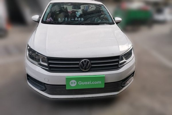 Volkswagen Santana 2015, 91199 км, за 4456 USD