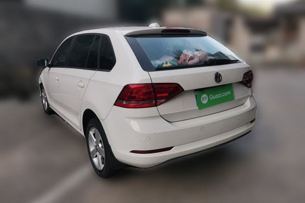 Volkswagen Santana 2015, 91199 км, за 4456 USD