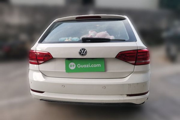 Volkswagen Santana 2015, 91199 км, за 4456 USD