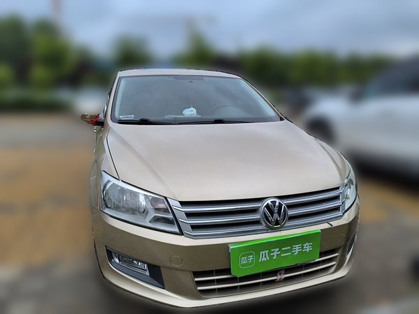 Volkswagen Santana 2015, 121300 км, за 3399 USD